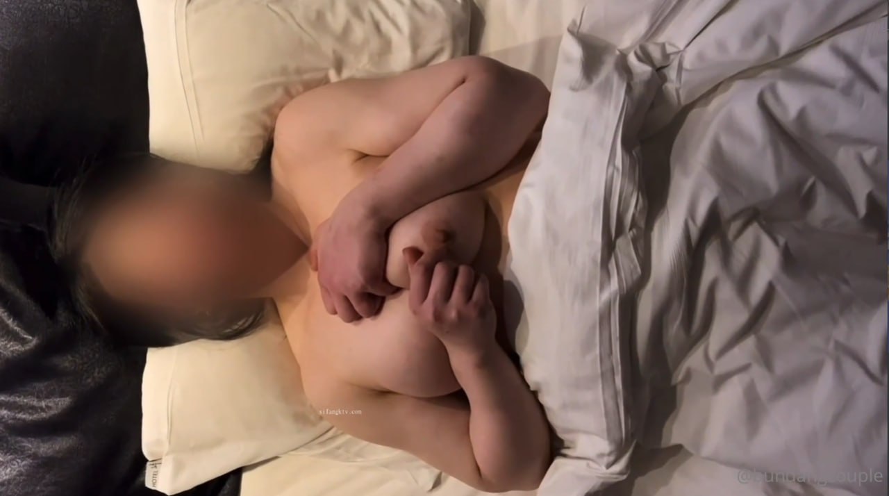 长腿美乳网红妹可爱新作-粉嫩淫穴道具插浪穴淫水呻吟
